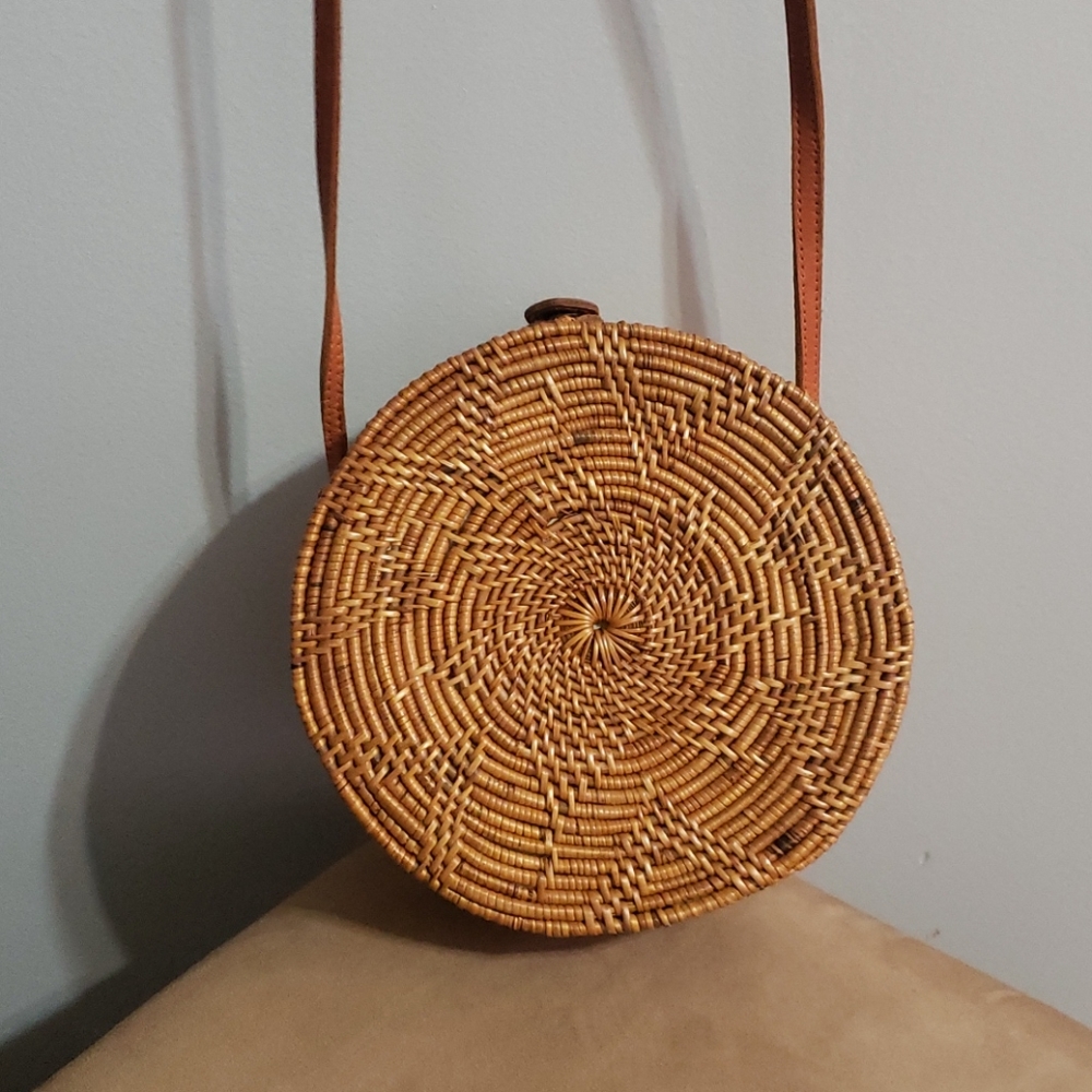 Rattan Crossbody Bag! Gem